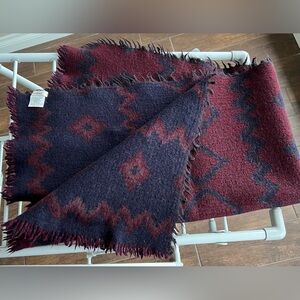 Wilfred/Aritzia wool mosaic blanket reversible scarf wrap